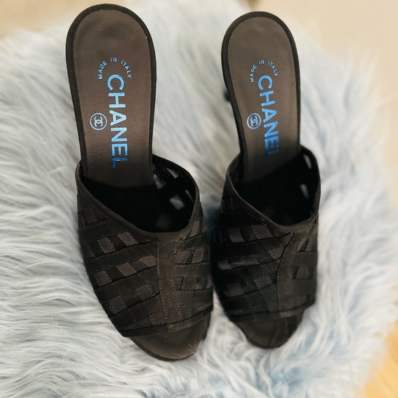 AUTHENTIC BRAND NEW CHANEL HEELED SANDALS - Picture 4 of 11